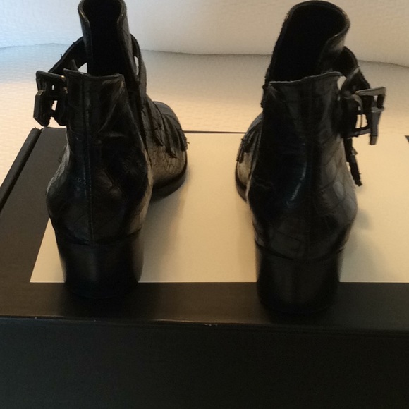 Ladies, black, leather, booties. - Picture 4 of 6